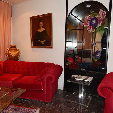 Hotel Montree-3